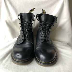 Dr martens combat boots